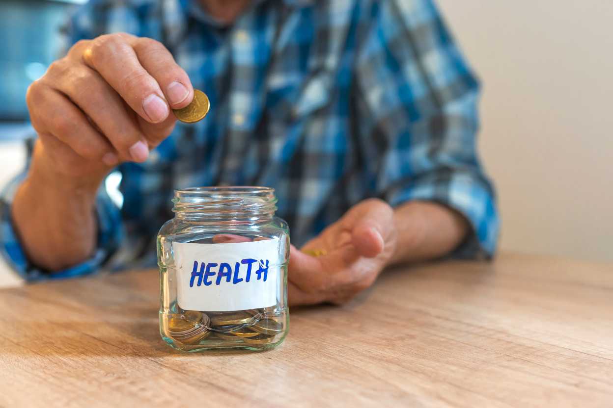 reasons and tips for saving for health. credit for health and saving money for medical procedures nowadays
